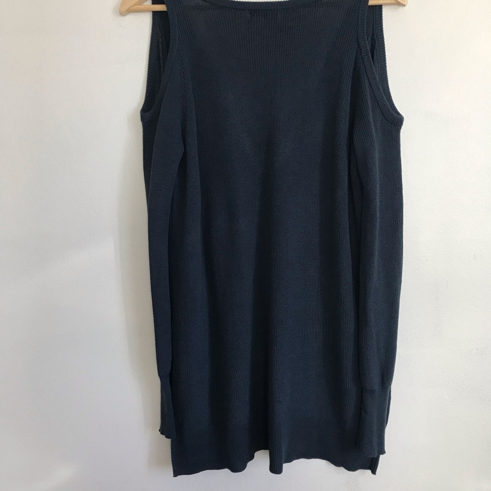 14th & Union Cold Shoulder Long Sleeve Sweater - Picture 4 of 8